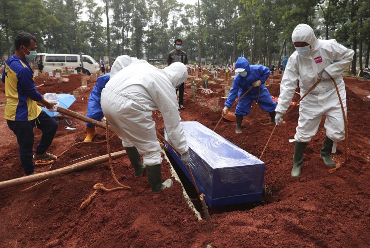 Summer setback: COVID deaths  and cases rising again globally